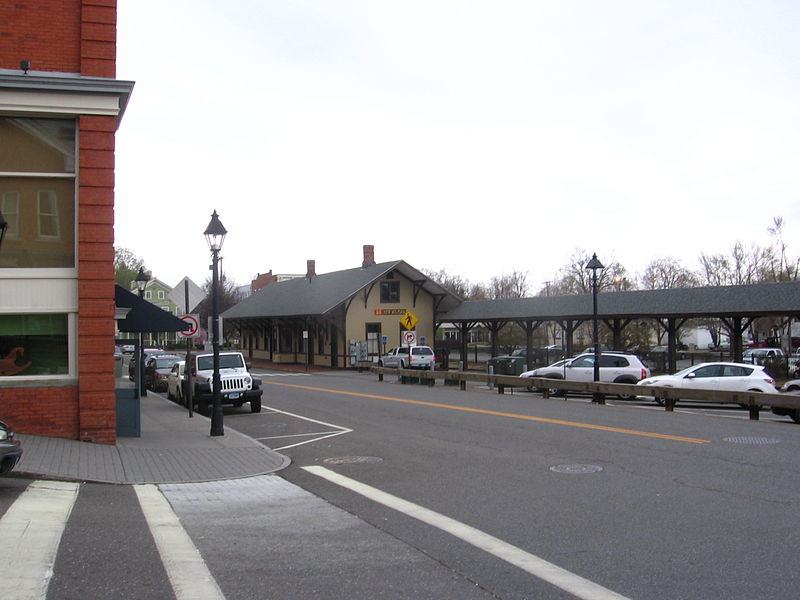 File:New Milford station 080.JPG