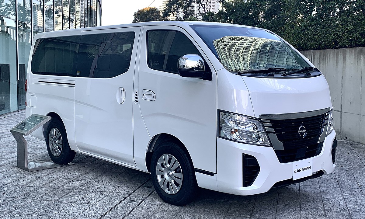 新商品！ 日産 NV-350 CARAVAN 標準車用 フロントリップスポイラー メッキ E26後期 キャラバン