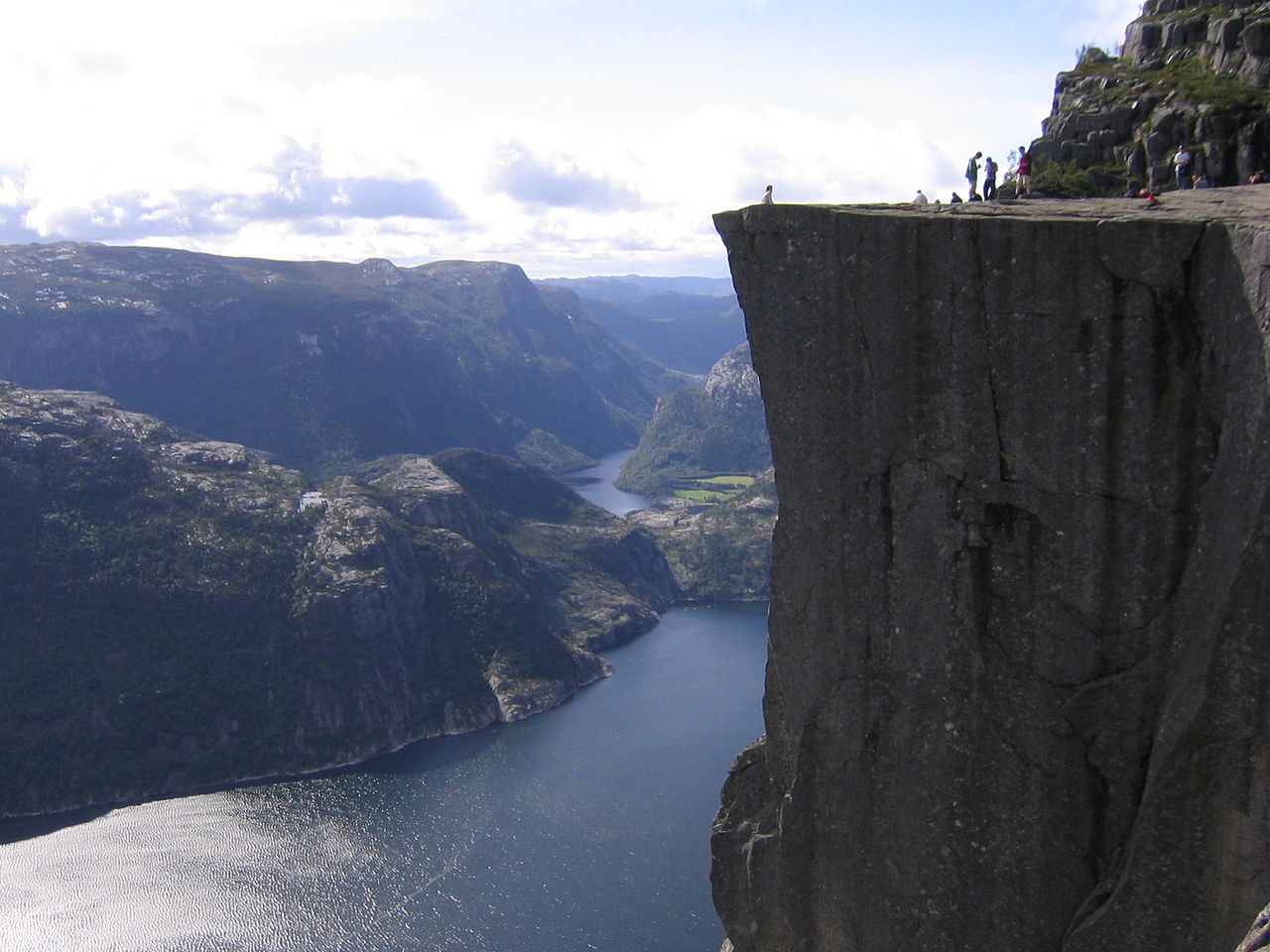 Norway Preikestolen.jpg