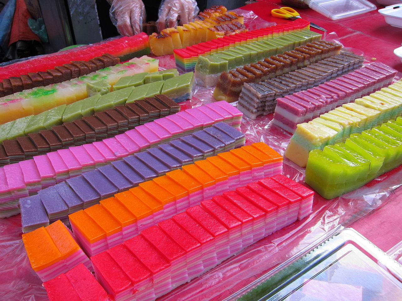 File:Nyonya Kuih in Different Colour.jpg - Wikimedia Commons