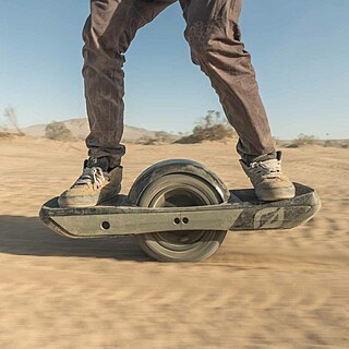 <span class="mw-page-title-main">Onewheel</span> Self-balancing personal transporter