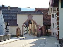 Oberes Stadttor mit Wappen des Fürstbischofs Louis René Édouard de Rohan-Guéméné