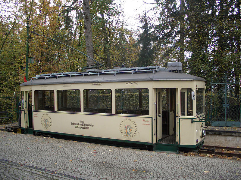 File:Pöstlingbergbahn tram (287532128).jpg