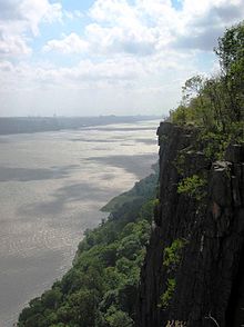 Part of Palisades Interstate Park and the cliffs of Palisades in Bergen County overlooking the Hudson River Palisades cliff.jpg