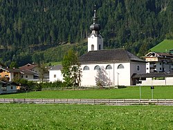 Kostel Maria zum Siege v centru obce