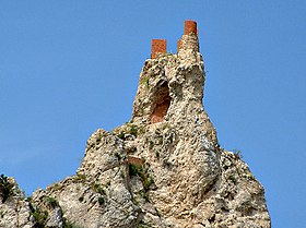 Руины замка Пьетраросса