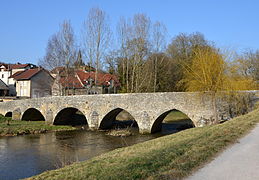 Vecchio ponte sull'Ouce a Gissey-sur-Ouche.