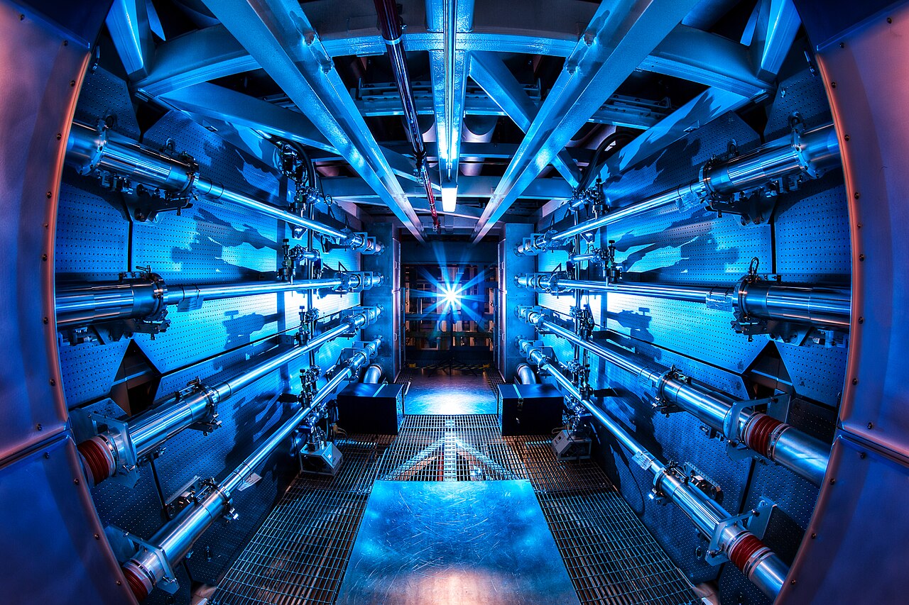 1280px-Preamplifier_at_the_National_Ignition_Facility.jpg