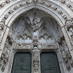 Le tympan de la Puerta de los Leones (Porte des Lions)