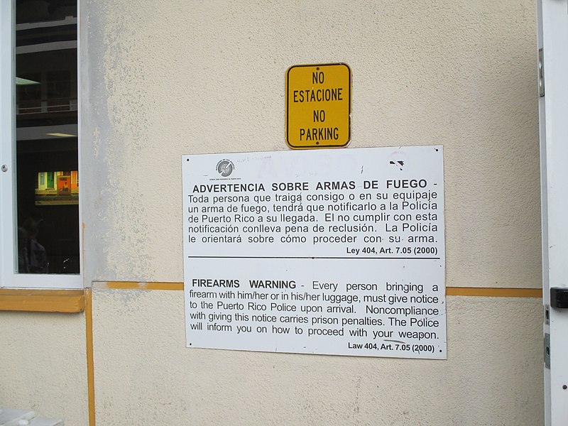 File:Puerto Rico — Notice to firearm holders.JPG