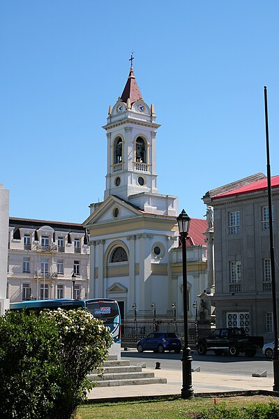 File:Punta Arenas, catedral 0801.jpg