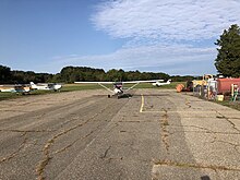 Ramp with planes at Plum Island Airport (2B2) RampAtPlumIslandAirport.jpg