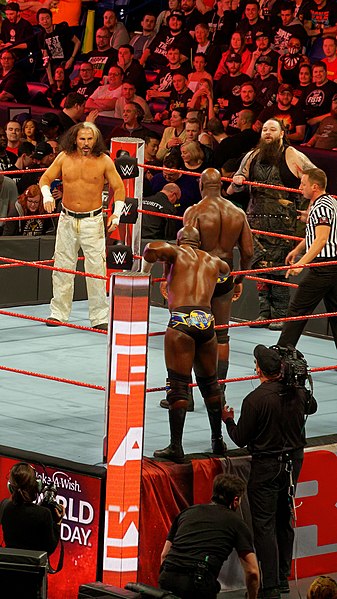 File:Raw April 9 2018 Hardy Wyatt vs Crews O'Neil.jpg