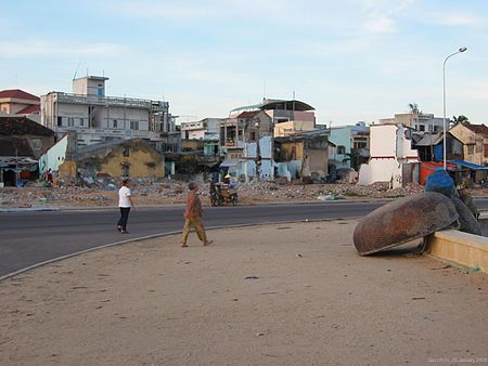 Tập_tin:RedevelopingQuyNhon1.jpg