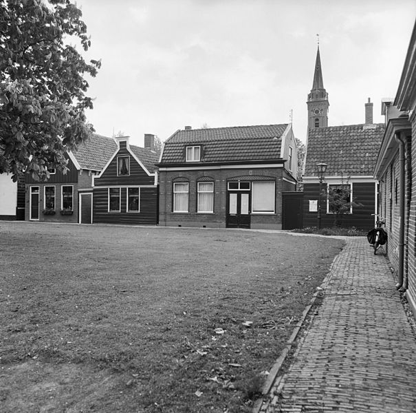 File:Rijperweg, ten westen van de kruising met de Middenweg (richting oost) - Middenbeemster - 20158828 - RCE.jpg