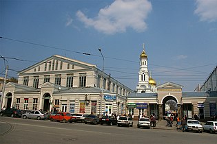 Ingresso al mercato dal prospetto Budyonnovsky