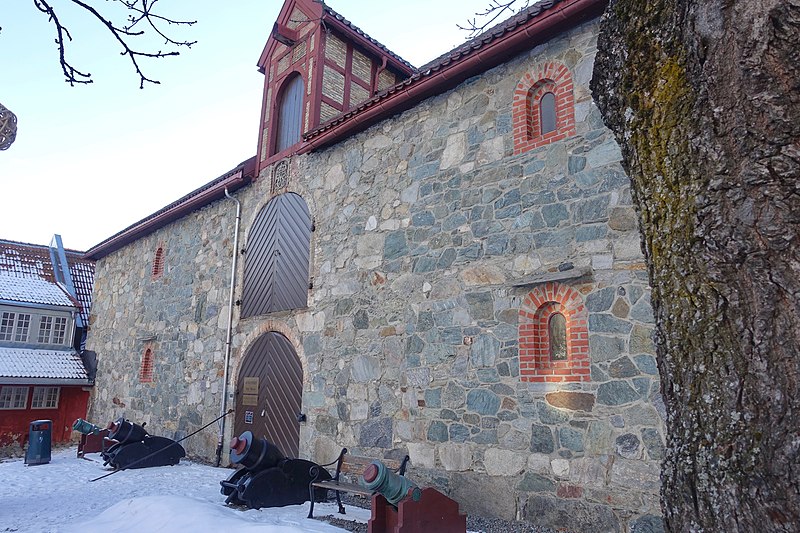 File:Rustkammeret ("The Armoury" Army Museum), Erkebispegården Trondheim, Norway 2019-03-11. Entrance.jpg