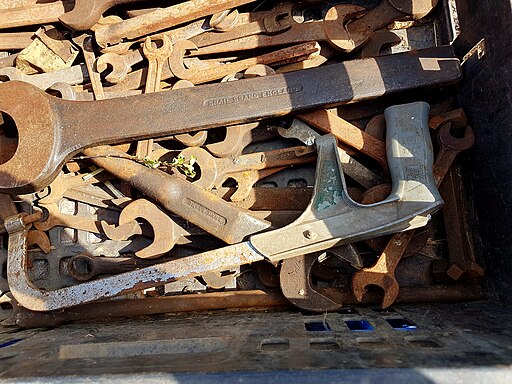 Rusty Tools (34435596683)