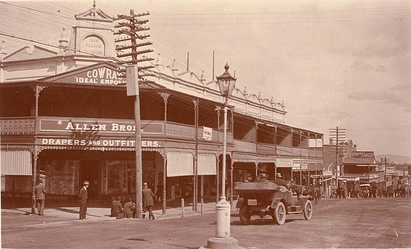 File:SLNSW 796246 Kendal St Cowra including Allen Bros Drapers and Outfitters.jpg