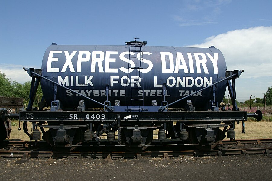 Milch-Kesselwagen im Didcot Railway Centre in Didcot (Juli 2009).