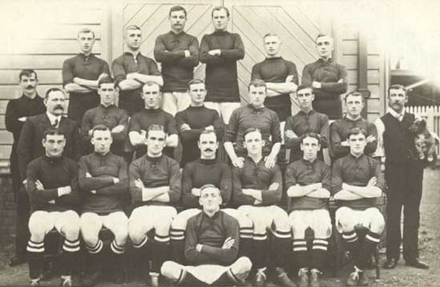 The Swindon Town team for the 1909–10 season