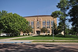 СалемSD McCookCountyCourthouse.jpg