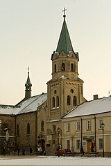フランシスコ会修道院と十字形の教会