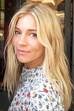 Sienna Miller (28545236988) (cropped)