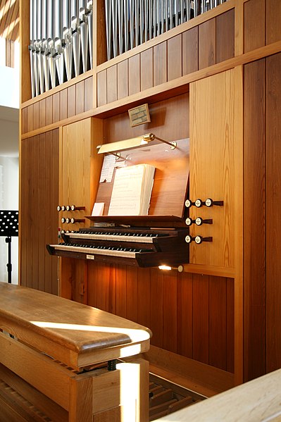 File:Sjaeloer Kirke Copenhagen organ3.jpg