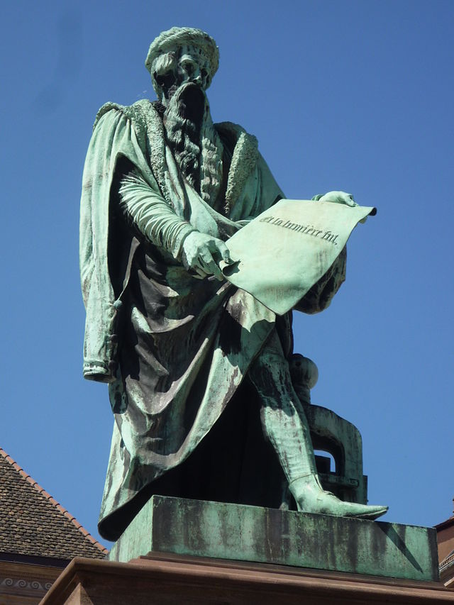 Cerflun Johann Gutenberg yn Strasbourg, Ffrainc