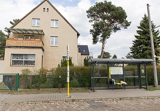 Straßenbahn Haltestelle Hirtestraße-Janitzkystraße 01