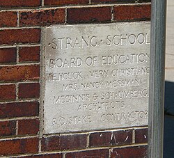 Краеугольный камень Strang School от E.JPG