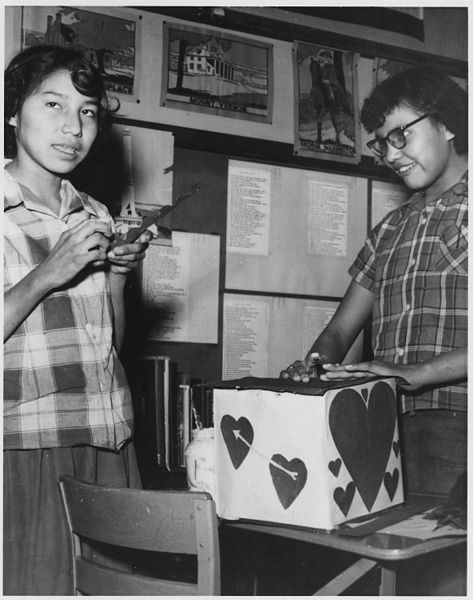 File:Students enjoy the valentine box - NARA - 285497.jpg