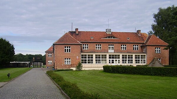 Stutthof concentration camp administration