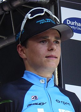 Tom Pidcock - 2017 Tour Series (Durham, podium) (cropped).jpg