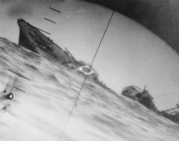 Yamakaze sinks after being torpedoed