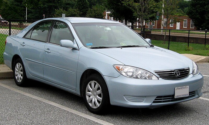 File:Toyota Camry LE -- 09-08-2009.jpg