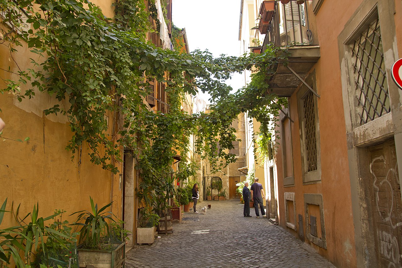 File:La Roca Village - panoramio.jpg - Wikimedia Commons