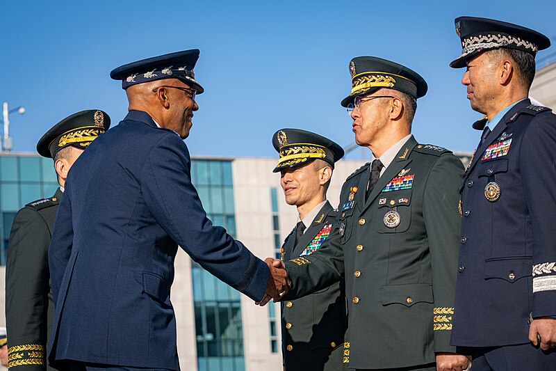 File:U.S. Air Force General Charles Q. Brown, Jr., Chairman of the Joint Chiefs of Staff, traveled to Tokyo, Japan, and Seoul, South Korea, November 9-13, 2023 - 57.jpg