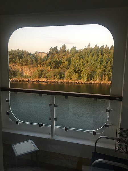 File:Vue depuis le balcon d'une cabine du Norwegian Dawnue depuis le balcon d'une cabine du Norwegian Dawn.jpg