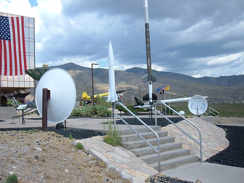 File:Whisper dishes New Mexico Museum of Space History.jpg