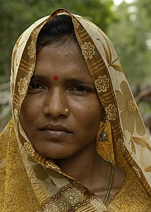 Woman in adivasi village Umaria district crop.jpg