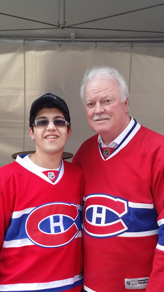 File:Yvon Lambert with a fan.png