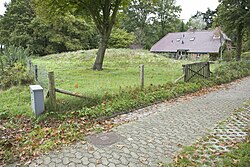 Burial hill and farm in Zeegse