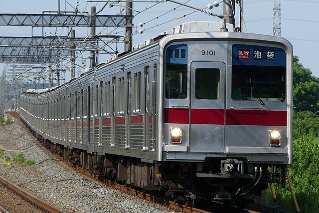 File:東武鉄道9000系電車.jpg - Wikimedia Commons