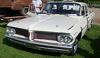 '62 Pontiac Strato Chief (Rassemblement Rigaud 2013).JPG