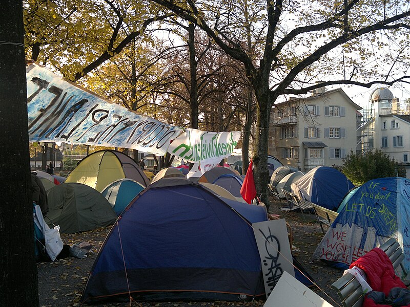 File:'Occupy' Zürich Lindenhof 2011-10-30 15-46-32.jpg