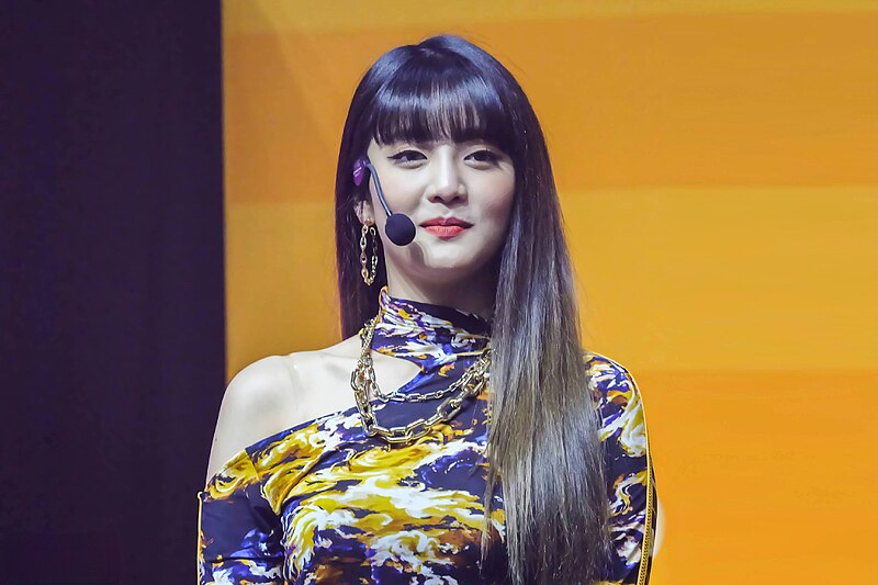 File:(G)I-DLE Minnie 190929 (1).jpg