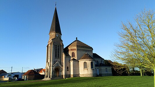 Saint-Jacques de Villers-Tournellen kirkko 4.jpg