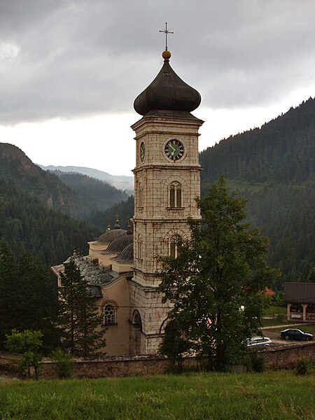 File:Čajniče – Church 1.jpg